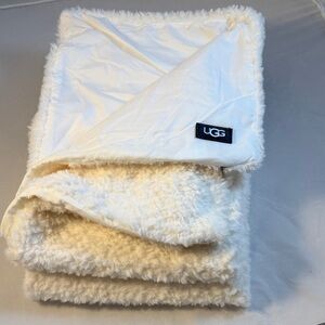 UGG Cream Plush Pillowcases (2) Standard size